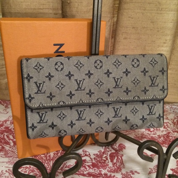 Louis Vuitton Handbags - Louis Vuitton Porte Tresor Trifold Long Wallet
